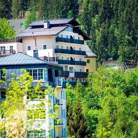 Beautiful With Free Parking شقة *